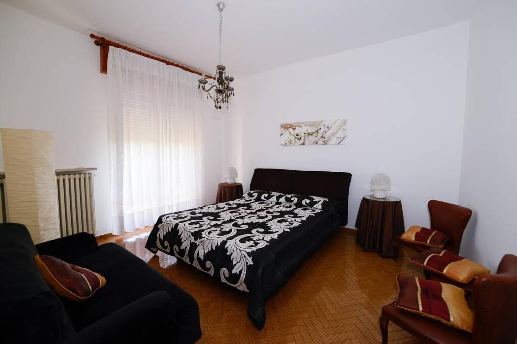 Villa Viola-Comoda Villetta A Caprino Veronese Bagian luar foto
