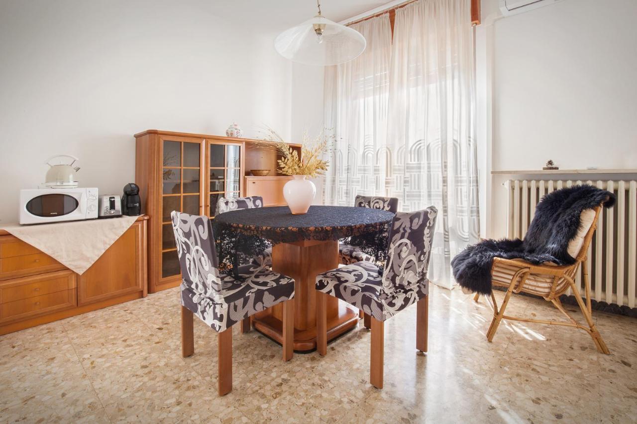 Villa Viola-Comoda Villetta A Caprino Veronese Bagian luar foto